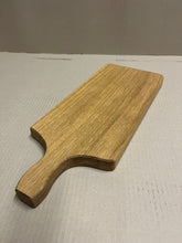 Load image into Gallery viewer, Solid Oak Square handled serving board