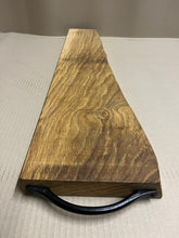 Load image into Gallery viewer, Single handled oak serving or chopping board